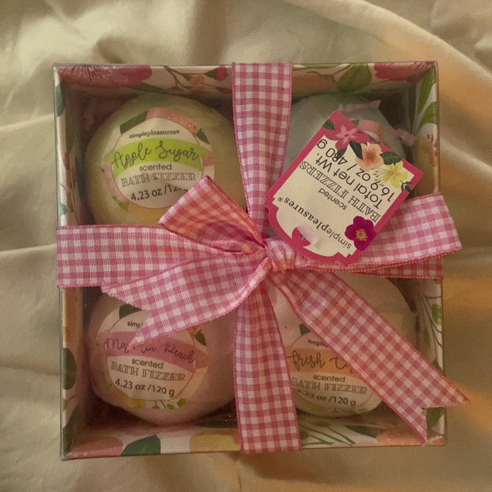 Simple pleasures bath fizz